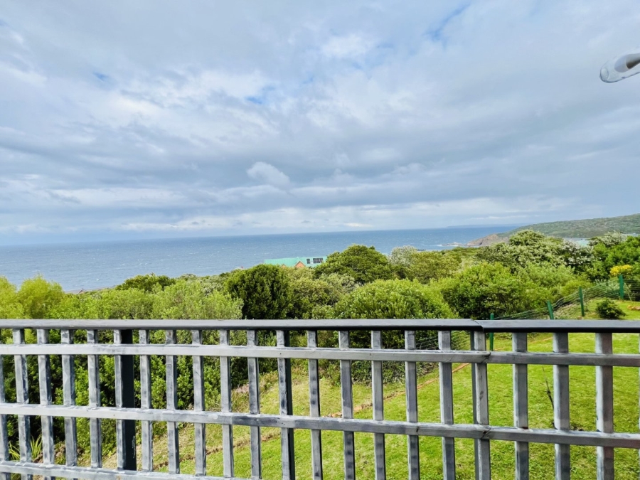 6 Bedroom Property for Sale in Herolds Bay Western Cape